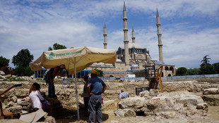 Yemişkapanı Hanı kurtarma kazısı