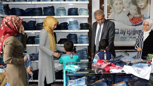 Yetim ve öksüzler beğenerek giyinecek