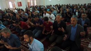 Yüksekova'da ramazanın ilk cumasında camiler doldu