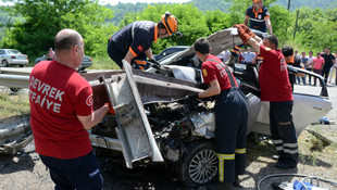 Zonguldak'ta otomobil bariyerlere çarptı: 1 ölü