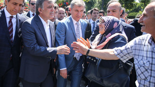 11. Cumhurbaşkanı Gül, cuma namazını Sultanahmet Camisi'nde kıldı