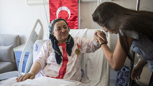 15 Temmuz gazilerine çocuklardan madalya