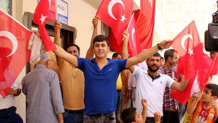 200 torununun geleceği için darbeye tepki gösterdi