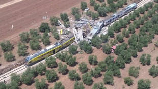 İtalyadaki tren kazasında 20 kişi hayatını kaybetti