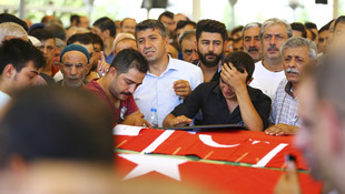 Demokrasi şehitleri son yolculuklarına uğurlanıyor