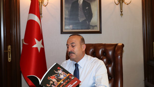 AA'nın Dakika Dakika FETÖ'nün Darbe Girişimi kitabı