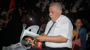 AA'nın Dakika Dakika FETÖ'nün Darbe Girişimi kitabı Trabzon'da dağıtıldı