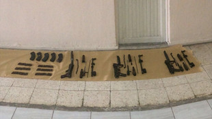 Adana'da 3 uzun namlulu silah ele geçirildi