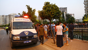 Adana'da otomobil sulama kanala düştü: 1 yaralı