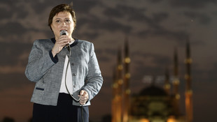 Adana'da tarihi Taşköprü'de iftar