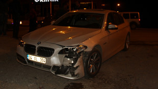 Ağrıda otomobil ie kamyonet çarpıştı: 6 yaralı