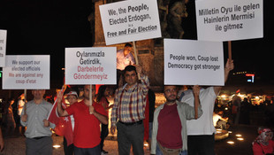 Akademisyenlerden darbe protestosu