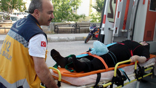 Aksaray'da otomobil bariyerlere çarptı: 5 yaralı