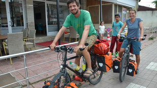 Almanya'dan bisikletle Çin'e gidiyorlar