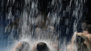 Antalya sahillerinde bayram hareketliliği