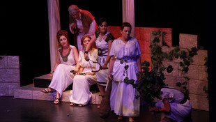 Antalya'da Barolar Arası Tiyatro Festivali başladı