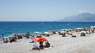 Antalya'da sahiller doldu