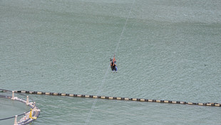 Artvin'de, baraj gölüne kurulan zipline hizmete açıldı