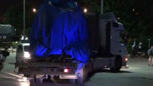 Atatürk Havalimanına 2 tır mühimmat ve 1 zırhlı araç getirildi