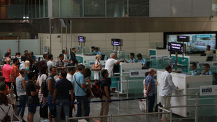 Atatürk Havalimanı'nda gurbetçi yoğunluğu