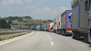 Avrupa'ya açılan gümrük kapılarında tır kuyruğu