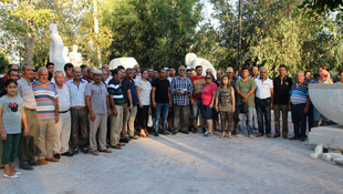 Aylan bebek anısına yapılan heykele saldırı