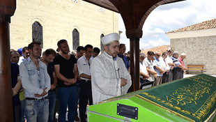 Bahçe duvarının çocukların üzerine çökmesi