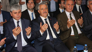 Bakan Arslan demokrasi nöbetine katıldı