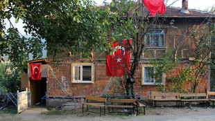 Bakan Özlü'den şehit ailesine ev desteği