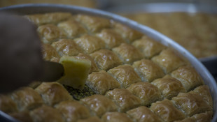 Baklavacıların tatlı mesaisi