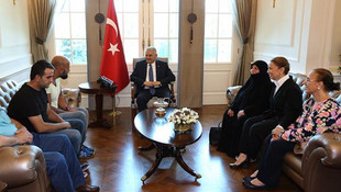 Başbakan, darbe girişimine direnen vatandaşları ağırladı