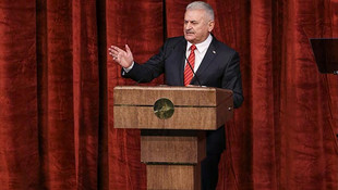 Başbakan Yıldırım: Darbecilere göz kırpanlar onlar kadar alçaktır