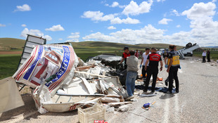 Bayburt'ta trafik kazası: 2 ölü, 6 yaralı