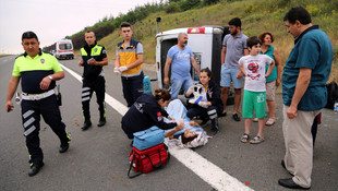 Bolu'da kamyonet devrildi: 4 yaralı