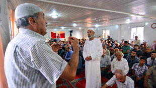 Çadır kentte bayram namazı