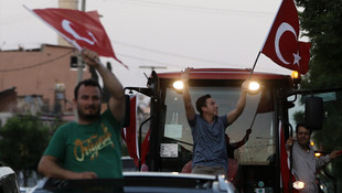Çiftçilerden, FETÖ'nün darbe girişimine tepki