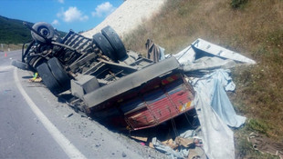 Çorum'da kamyon devrildi: 1 ölü, 1 yaralı