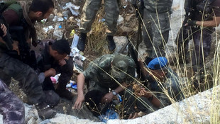 FETÖ'nün darbe girişimi sırasında, Cumhurbaşkanı Recep Tayyip Erdoğan'ın ayrılmasının ardından Muğla'nın Marmaris ilçesinde konakladığı otele saldırı düzenleyen askerlerden 3'ü daha yakalandı, bugün yakalananların sayısı 7'ye yükseldi.