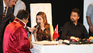 Darbe girişiminde yaralanan polis hastanede evlendi