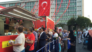 Demokrasi nöbeti devam ediyor