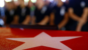 Son dakika: Hakkaride gerçekleştirilen havanlı saldırıda bir asker şehit oldu!