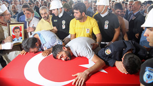 Demokrasi şehitleri son yolculuğuna uğurlanıyor