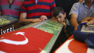 Demokrasi şehitleri son yolculuklarına uğurlanıyor