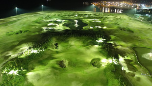 Deniz dolgusuna yapılan golf sahasında sona doğru