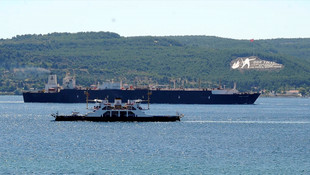 Doğalgaz tankeri Çanakkale Boğazı'ndan geçti