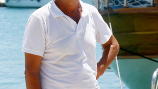 Duba üzerinde uyuyan 2 garsonun denizde kaybolması