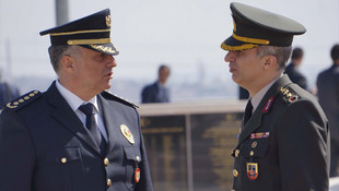 Edirne'de kalkışmanın önünde duran iki kolluk amiri