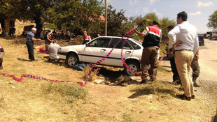El frenini çekmeyi unuttuğu otomobilin altında kalarak öldü