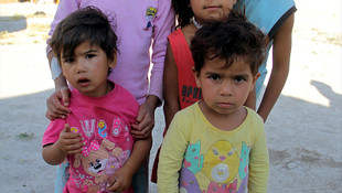 Elazığ'da sığınmacı ailelere bayram yardımı