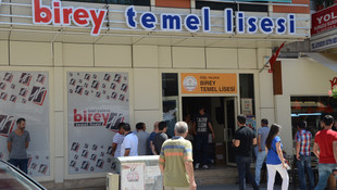 DERLEME - Yurt genelinde, FETÖ'nün darbe girişimine ilişkin hakim ve savcılara yönelik gözaltı haberlerini derleyerek yayımlıyoruz 
Saygılarımızla 
AA